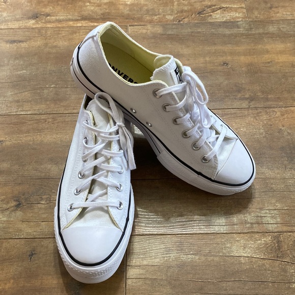 Converse Shoes - Women’s Chuck Taylor Platform Oxford Sneaker